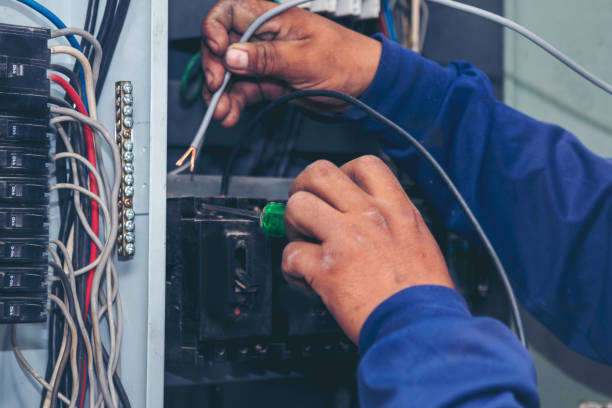  Deerwood, TX Electrician Pros